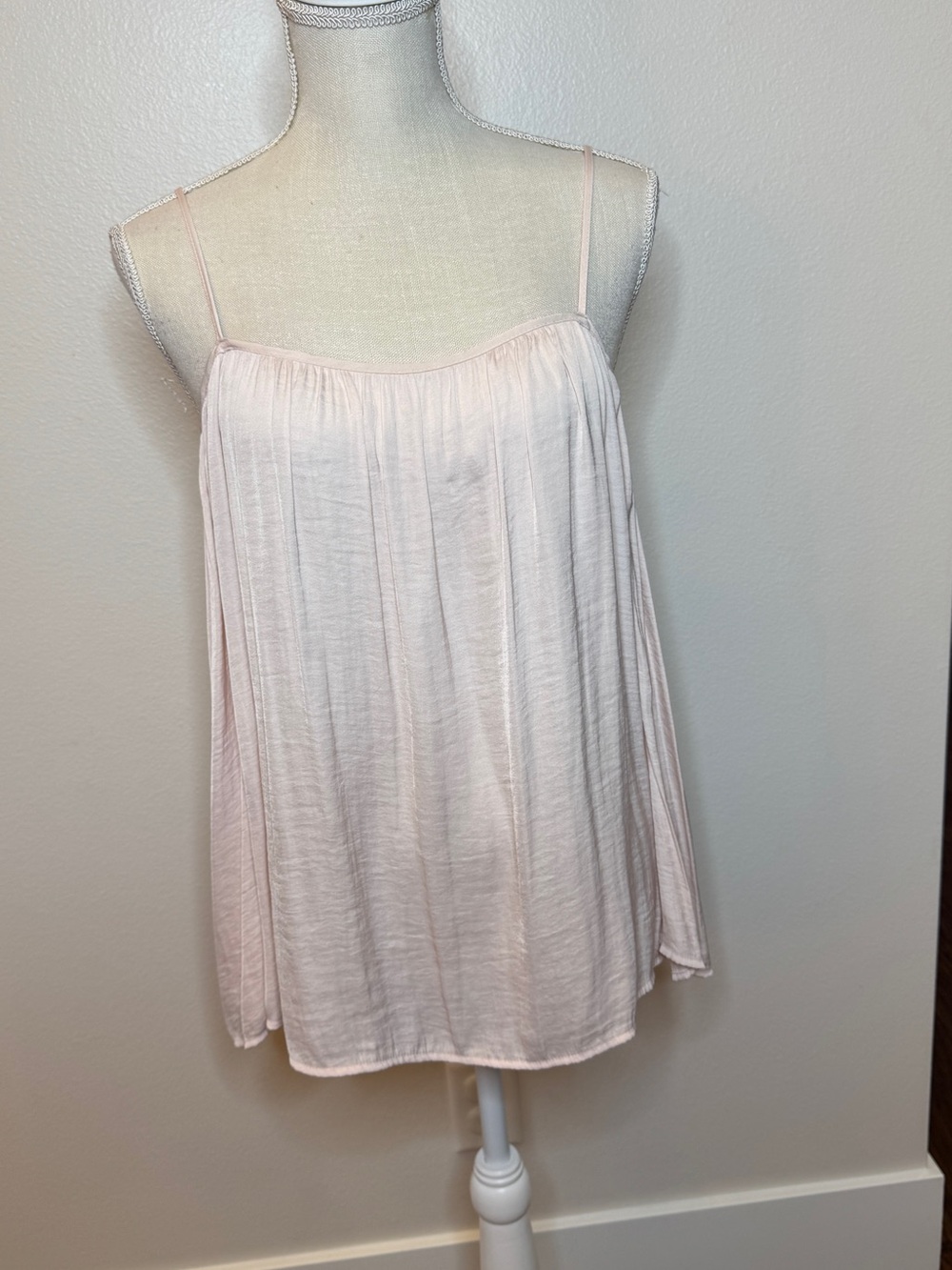 EUC Vince Camuto Desert Summer Cold Shoulder Pleated Blouse Pink Small